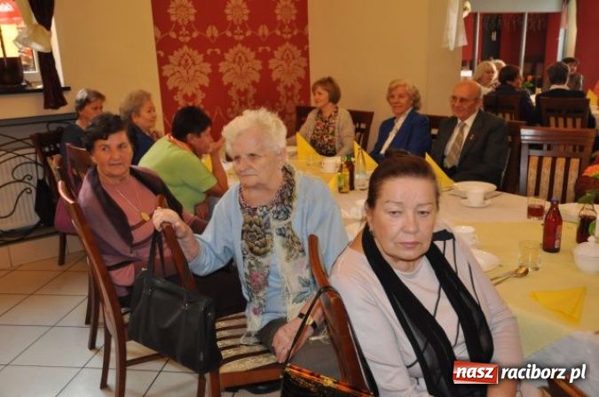 Zdjęcie w galerii na portalu naszraciborz.pl: Nauczyciele seniorzy z Związku Nauczycielstwa Polskiego świętują w Raciborskiej wiadomości z regionu