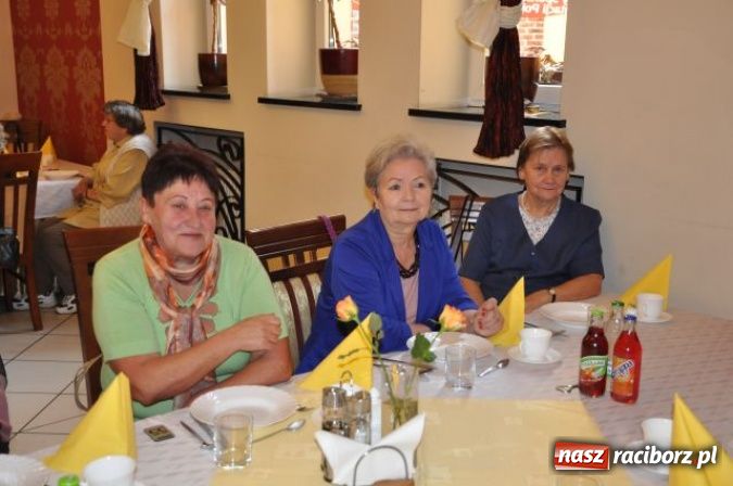 Zdjęcie w galerii na portalu naszraciborz.pl: Nauczyciele seniorzy z Związku Nauczycielstwa Polskiego świętują w Raciborskiej wiadomości z regionu