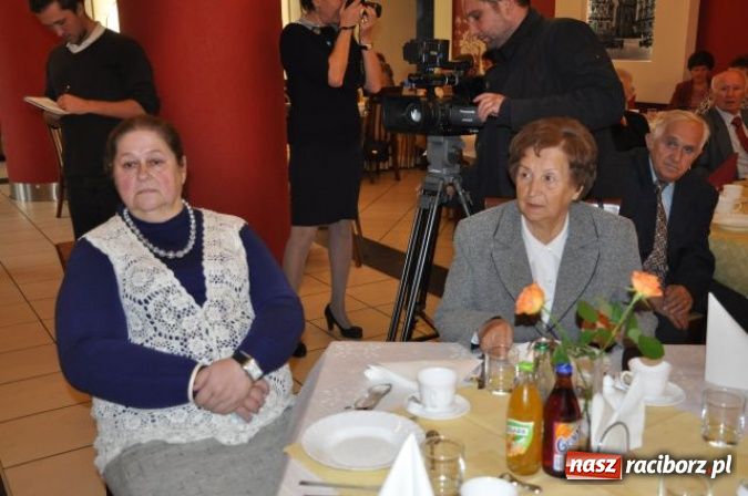 Zdjęcie w galerii na portalu naszraciborz.pl: Nauczyciele seniorzy z Związku Nauczycielstwa Polskiego świętują w Raciborskiej wiadomości z regionu