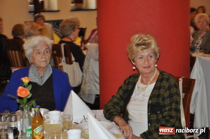 Zdjęcie w galerii na portalu naszraciborz.pl: Nauczyciele seniorzy z Związku Nauczycielstwa Polskiego świętują w Raciborskiej wiadomości z regionu