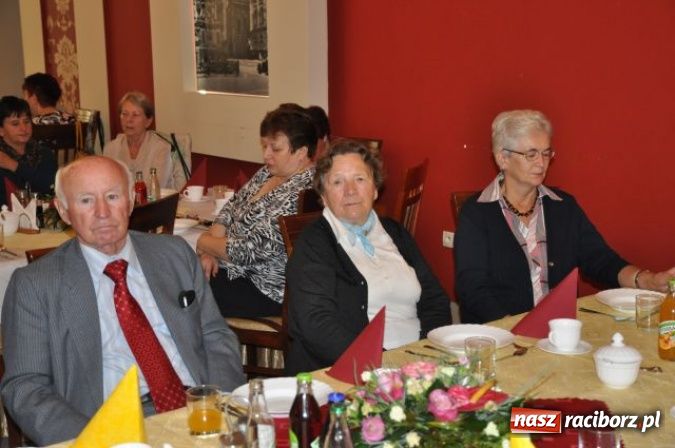 Zdjęcie w galerii na portalu naszraciborz.pl: Nauczyciele seniorzy z Związku Nauczycielstwa Polskiego świętują w Raciborskiej wiadomości z regionu