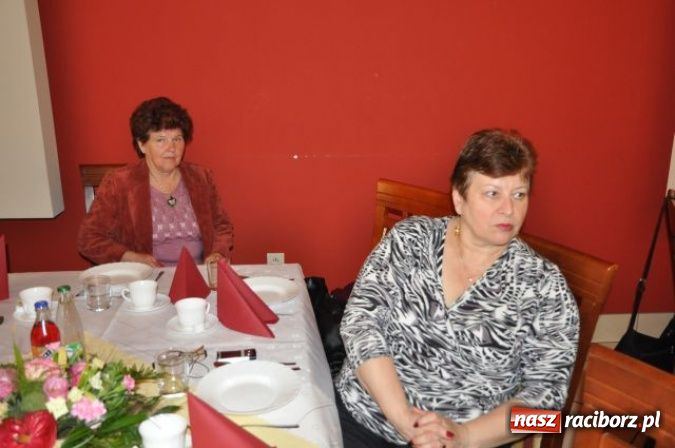 Zdjęcie w galerii na portalu naszraciborz.pl: Nauczyciele seniorzy z Związku Nauczycielstwa Polskiego świętują w Raciborskiej wiadomości z regionu