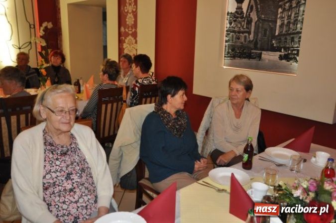 Zdjęcie w galerii na portalu naszraciborz.pl: Nauczyciele seniorzy z Związku Nauczycielstwa Polskiego świętują w Raciborskiej wiadomości z regionu