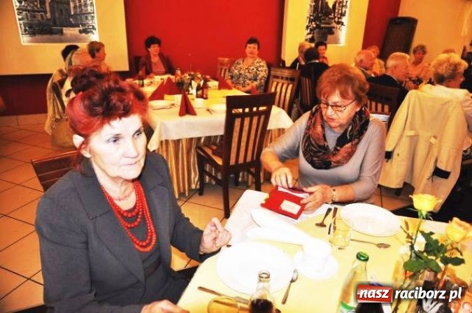 Zdjęcie w galerii na portalu naszraciborz.pl: Nauczyciele seniorzy z Związku Nauczycielstwa Polskiego świętują w Raciborskiej wiadomości z regionu