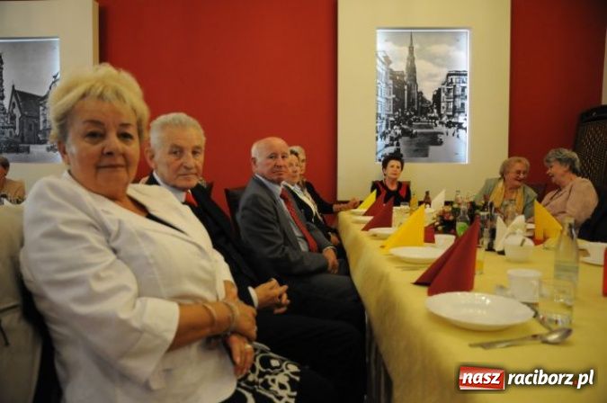 Zdjęcie w galerii na portalu naszraciborz.pl: Nauczyciele seniorzy z Związku Nauczycielstwa Polskiego świętują w Raciborskiej wiadomości z regionu