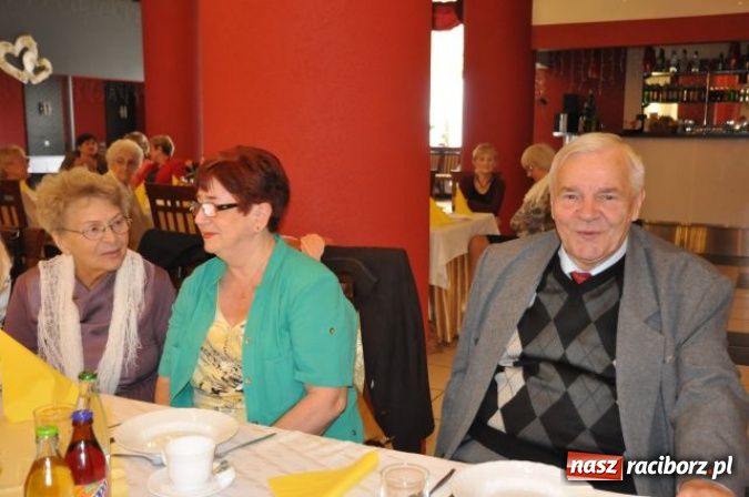 Zdjęcie w galerii na portalu naszraciborz.pl: Nauczyciele seniorzy z Związku Nauczycielstwa Polskiego świętują w Raciborskiej wiadomości z regionu