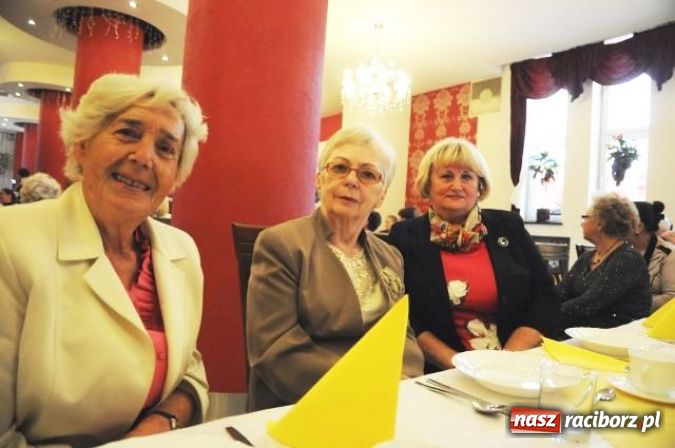 Zdjęcie w galerii na portalu naszraciborz.pl: Nauczyciele seniorzy z Związku Nauczycielstwa Polskiego świętują w Raciborskiej wiadomości z regionu