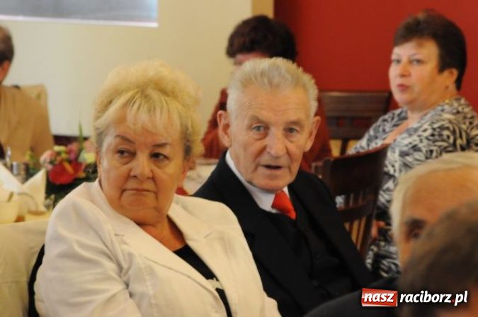 Zdjęcie w galerii na portalu naszraciborz.pl: Nauczyciele seniorzy z Związku Nauczycielstwa Polskiego świętują w Raciborskiej wiadomości z regionu