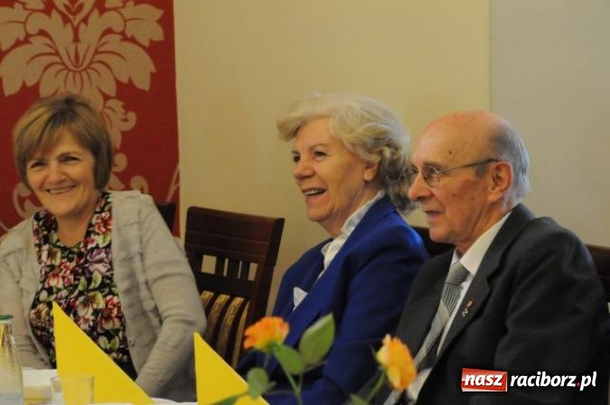 Zdjęcie w galerii na portalu naszraciborz.pl: Nauczyciele seniorzy z Związku Nauczycielstwa Polskiego świętują w Raciborskiej wiadomości z regionu