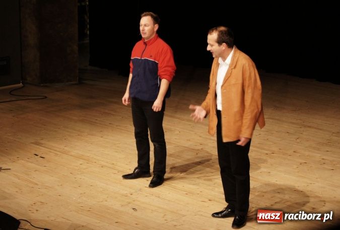 Zdjęcie w galerii na portalu naszraciborz.pl: Kabaret Moralnego Niepokoju bawił w RCK wiadomości z regionu