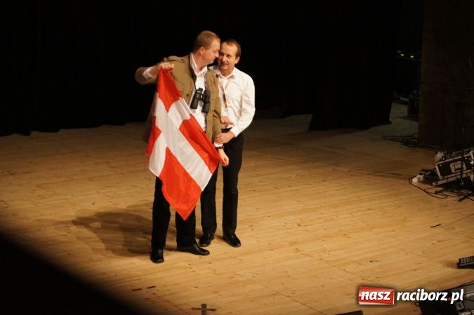 Zdjęcie w galerii na portalu naszraciborz.pl: Kabaret Moralnego Niepokoju bawił w RCK wiadomości z regionu