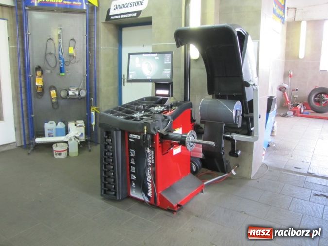 Zdjęcie w galerii na portalu naszraciborz.pl: Hunter IV generacji w MADAGU wiadomości z regionu