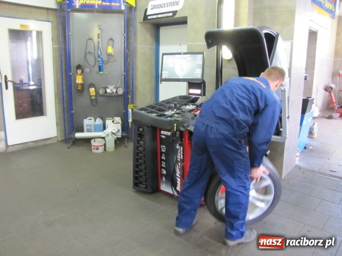 Zdjęcie w galerii na portalu naszraciborz.pl: Hunter IV generacji w MADAGU wiadomości z regionu