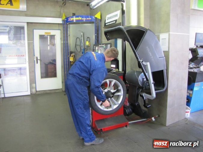 Zdjęcie w galerii na portalu naszraciborz.pl: Hunter IV generacji w MADAGU wiadomości z regionu