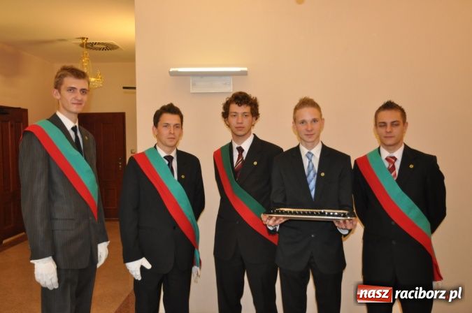 Zdjęcie w galerii na portalu naszraciborz.pl: 65. urodziny Mechanika na zamku. Na wesoło! wiadomości z regionu