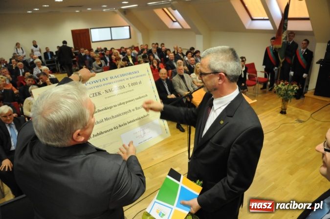 Zdjęcie w galerii na portalu naszraciborz.pl: 65. urodziny Mechanika na zamku. Na wesoło! wiadomości z regionu