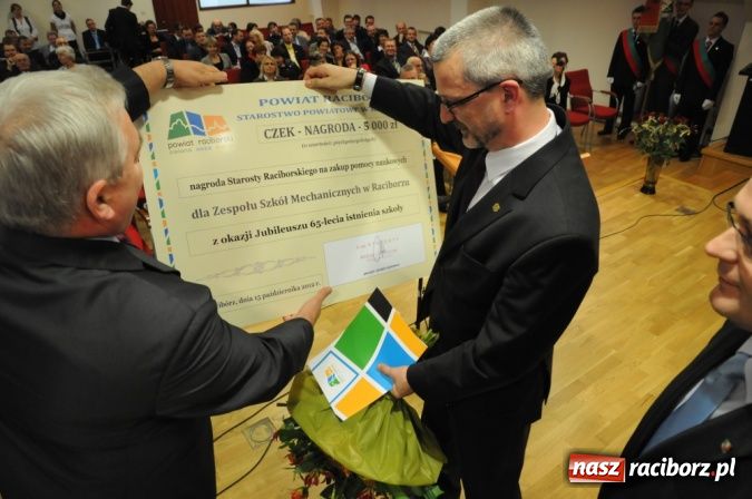 Zdjęcie w galerii na portalu naszraciborz.pl: 65. urodziny Mechanika na zamku. Na wesoło! wiadomości z regionu