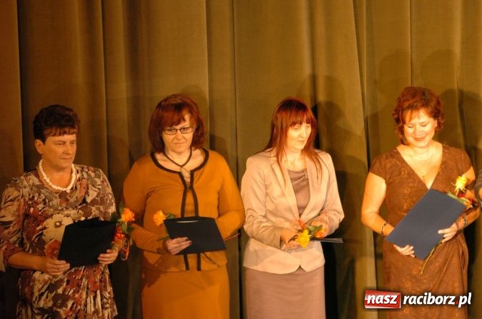 Zdjęcie w galerii na portalu naszraciborz.pl: Miejskie obchody Dnia Edukacji Narodowej w RCK-u wiadomości z regionu