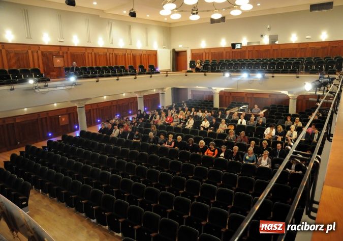 Zdjęcie w galerii na portalu naszraciborz.pl: Miejskie obchody Dnia Edukacji Narodowej w RCK-u wiadomości z regionu