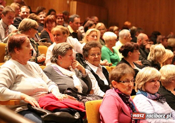 Zdjęcie w galerii na portalu naszraciborz.pl: Dieta cud - spektakl komediowy w Kuźni wiadomości z regionu