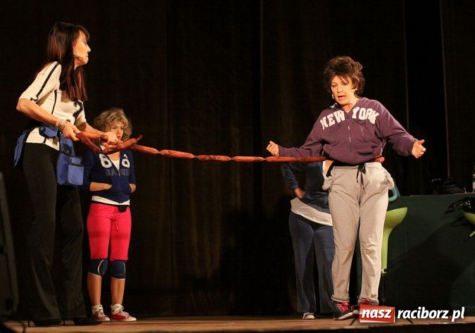 Zdjęcie w galerii na portalu naszraciborz.pl: Dieta cud - spektakl komediowy w Kuźni wiadomości z regionu
