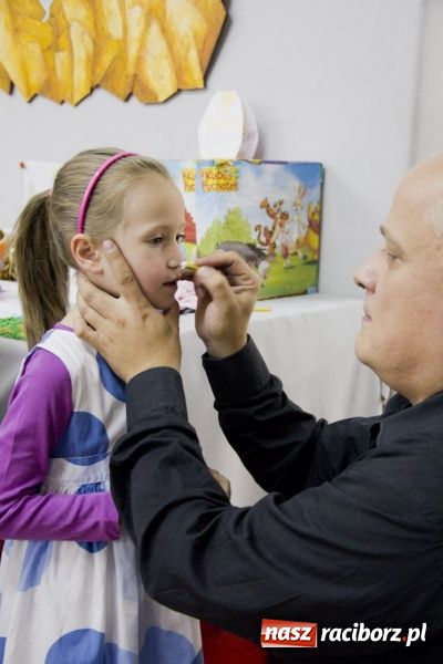 Zdjęcie w galerii na portalu naszraciborz.pl: W bibliotece fetowano urodziny Puchatka wiadomości z regionu