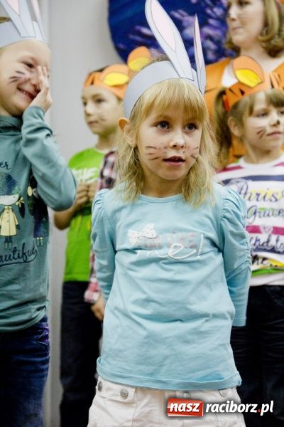 Zdjęcie w galerii na portalu naszraciborz.pl: W bibliotece fetowano urodziny Puchatka wiadomości z regionu