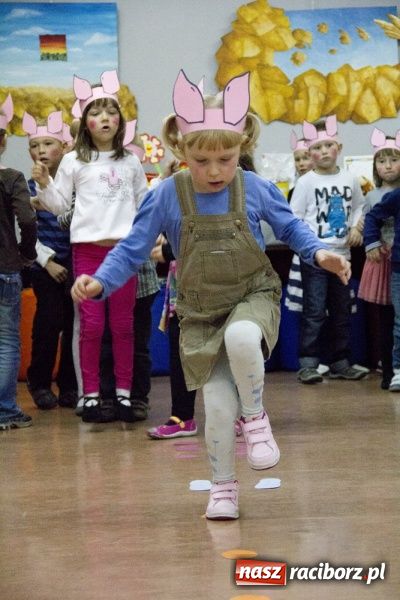 Zdjęcie w galerii na portalu naszraciborz.pl: W bibliotece fetowano urodziny Puchatka wiadomości z regionu