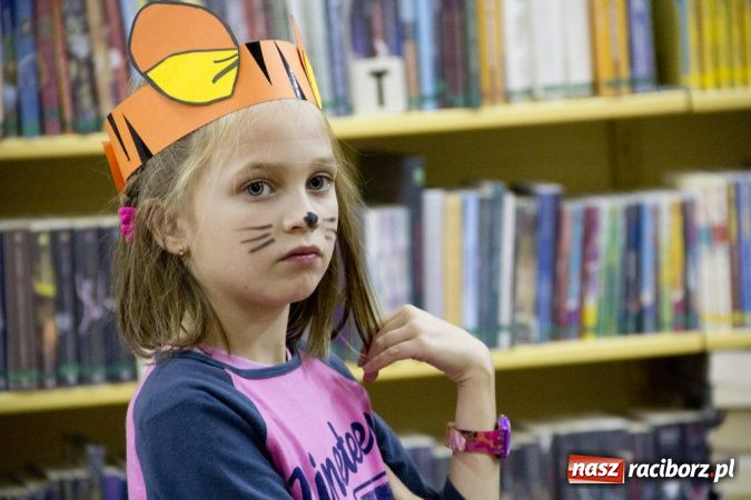 Zdjęcie w galerii na portalu naszraciborz.pl: W bibliotece fetowano urodziny Puchatka wiadomości z regionu