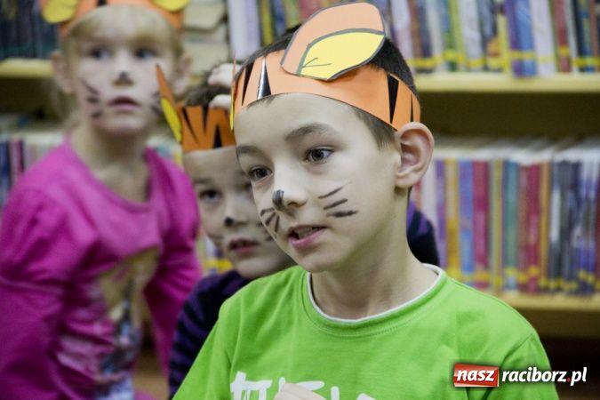 Zdjęcie w galerii na portalu naszraciborz.pl: W bibliotece fetowano urodziny Puchatka wiadomości z regionu