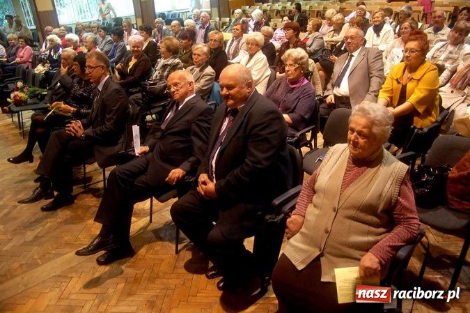 Zdjęcie w galerii na portalu naszraciborz.pl: Gaudeamus igitur na Uniwersytecie III Wieku wiadomości z regionu