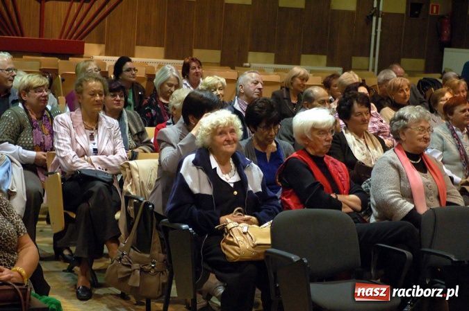 Zdjęcie w galerii na portalu naszraciborz.pl: Gaudeamus igitur na Uniwersytecie III Wieku wiadomości z regionu
