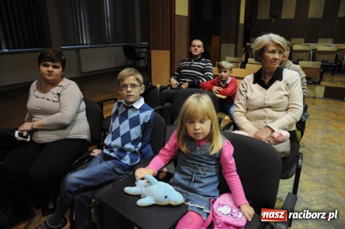 Zdjęcie w galerii na portalu naszraciborz.pl: Najmłodsi studenci rozpoczęli kształcenie wiadomości z regionu