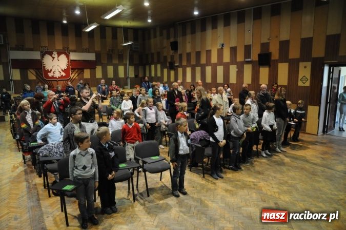 Zdjęcie w galerii na portalu naszraciborz.pl: Najmłodsi studenci rozpoczęli kształcenie wiadomości z regionu