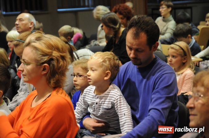 Zdjęcie w galerii na portalu naszraciborz.pl: Najmłodsi studenci rozpoczęli kształcenie wiadomości z regionu