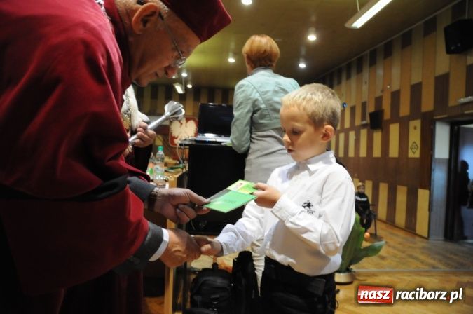 Zdjęcie w galerii na portalu naszraciborz.pl: Najmłodsi studenci rozpoczęli kształcenie wiadomości z regionu