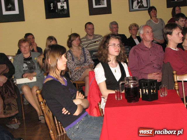 Zdjęcie w galerii na portalu naszraciborz.pl: Poezję mają w duszy wiadomości z regionu