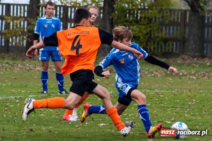 Zdjęcie w galerii na portalu naszraciborz.pl: Gosław Jedłownik rozbił trampkarzy Owsiszcz wiadomości z regionu