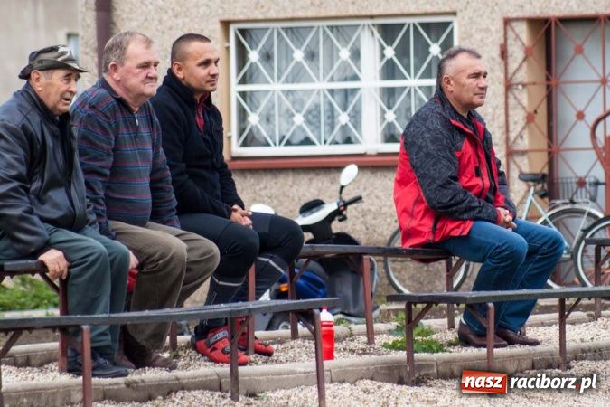 Zdjęcie w galerii na portalu naszraciborz.pl: Gosław Jedłownik rozbił trampkarzy Owsiszcz wiadomości z regionu