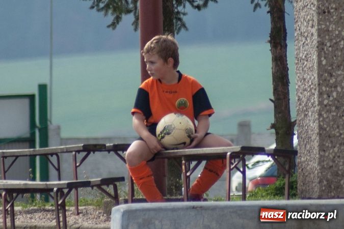 Zdjęcie w galerii na portalu naszraciborz.pl: Gosław Jedłownik rozbił trampkarzy Owsiszcz wiadomości z regionu