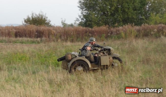 Zdjęcie w galerii na portalu naszraciborz.pl: Rok 1939. Wehrmacht zaatakował przy grobie bordynowskiej pani wiadomości z regionu