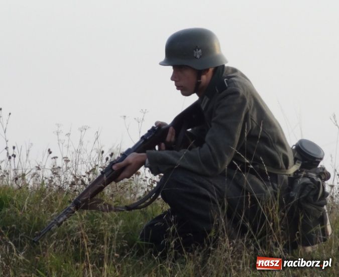 Zdjęcie w galerii na portalu naszraciborz.pl: Rok 1939. Wehrmacht zaatakował przy grobie bordynowskiej pani wiadomości z regionu