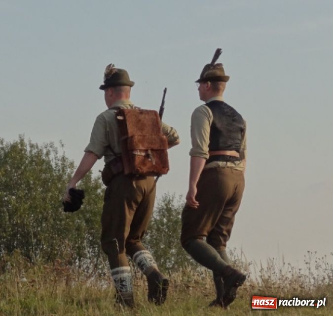 Zdjęcie w galerii na portalu naszraciborz.pl: Rok 1939. Wehrmacht zaatakował przy grobie bordynowskiej pani wiadomości z regionu