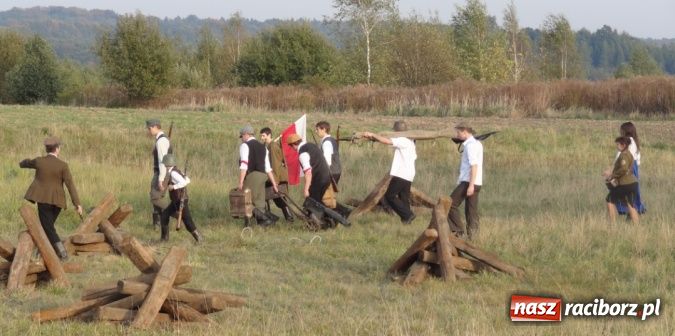 Zdjęcie w galerii na portalu naszraciborz.pl: Rok 1939. Wehrmacht zaatakował przy grobie bordynowskiej pani wiadomości z regionu