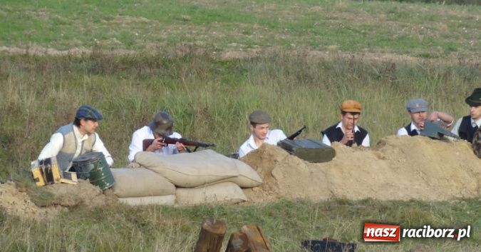 Zdjęcie w galerii na portalu naszraciborz.pl: Rok 1939. Wehrmacht zaatakował przy grobie bordynowskiej pani wiadomości z regionu