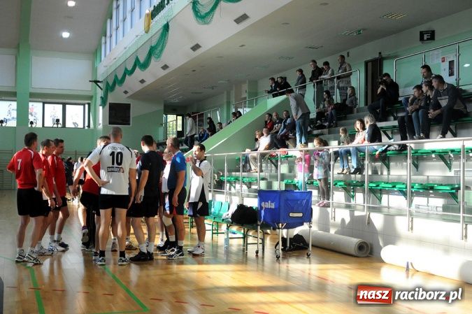 Zdjęcie w galerii na portalu naszraciborz.pl: Siatkarze świętowali 15-lecie amatorskiej ligi wiadomości z regionu