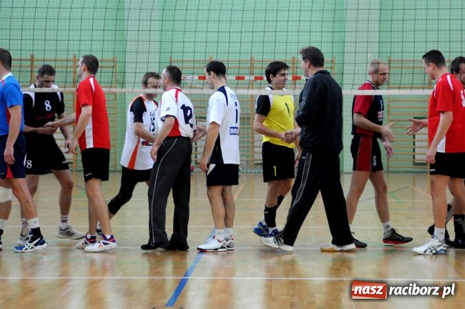 Zdjęcie w galerii na portalu naszraciborz.pl: Siatkarze świętowali 15-lecie amatorskiej ligi wiadomości z regionu