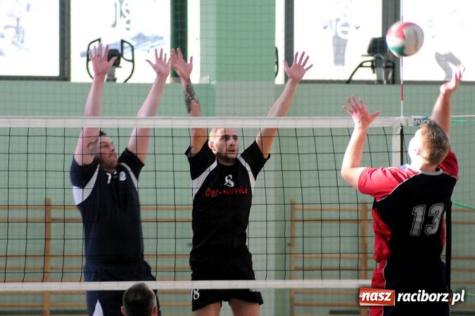 Zdjęcie w galerii na portalu naszraciborz.pl: Siatkarze świętowali 15-lecie amatorskiej ligi wiadomości z regionu