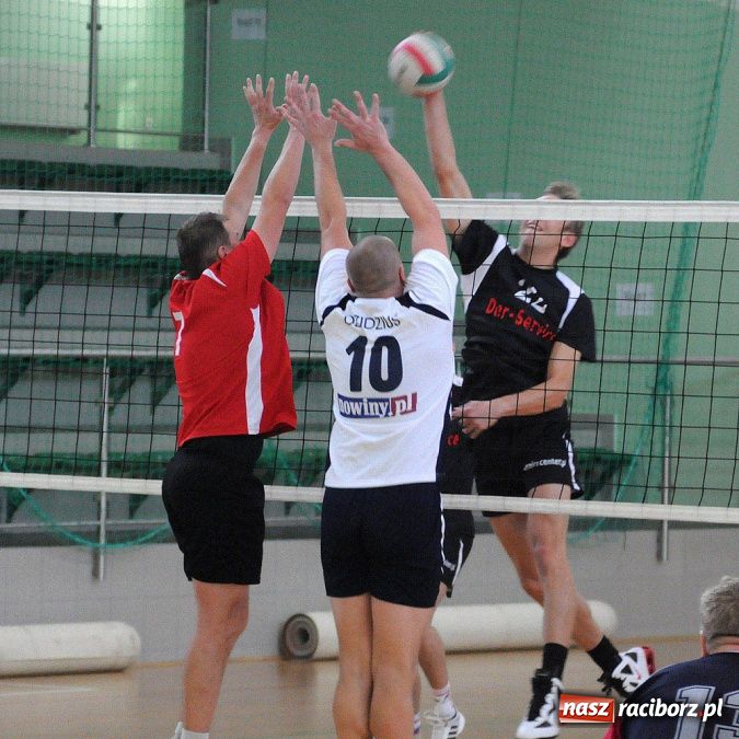 Zdjęcie w galerii na portalu naszraciborz.pl: Siatkarze świętowali 15-lecie amatorskiej ligi wiadomości z regionu