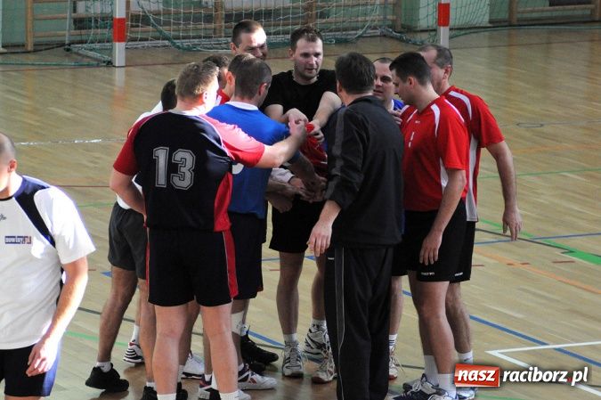 Zdjęcie w galerii na portalu naszraciborz.pl: Siatkarze świętowali 15-lecie amatorskiej ligi wiadomości z regionu